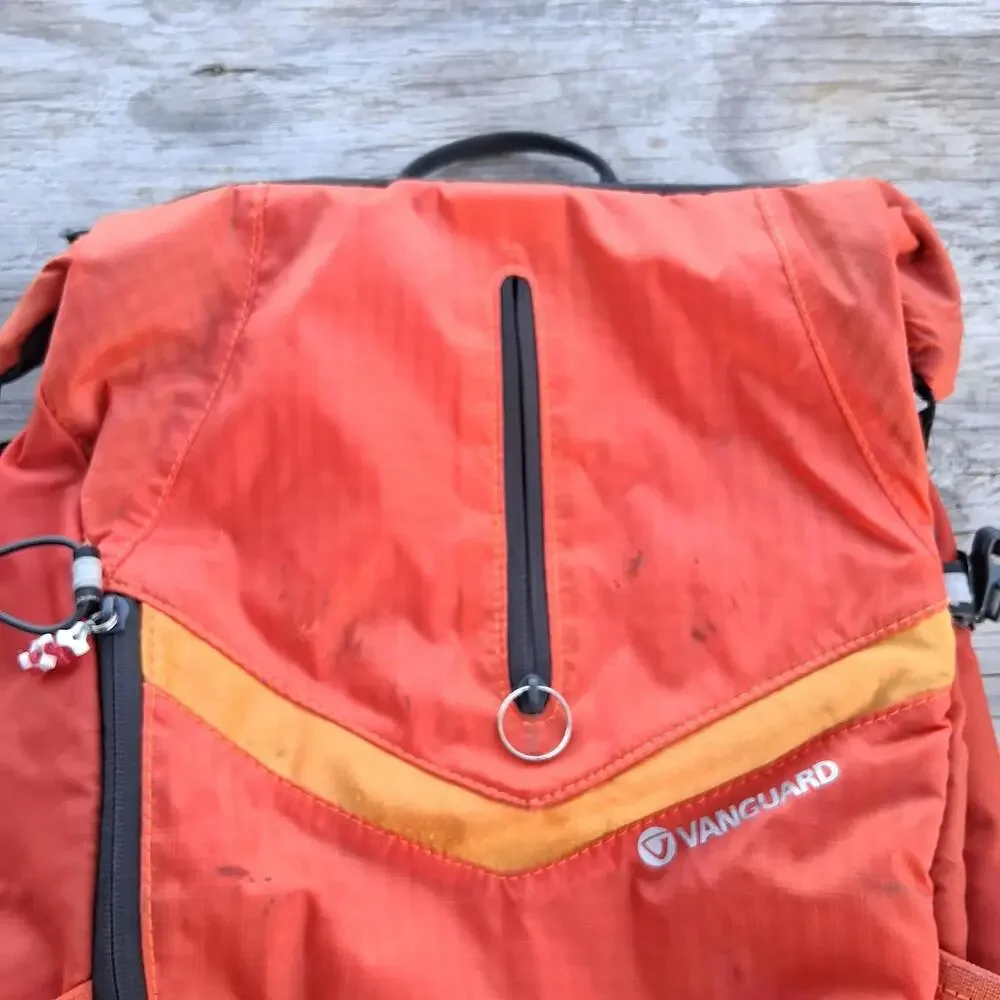 Vanguard Reno 48 Orange DSLR Camera & Tablet Carry Bag Backpack - No Inserts